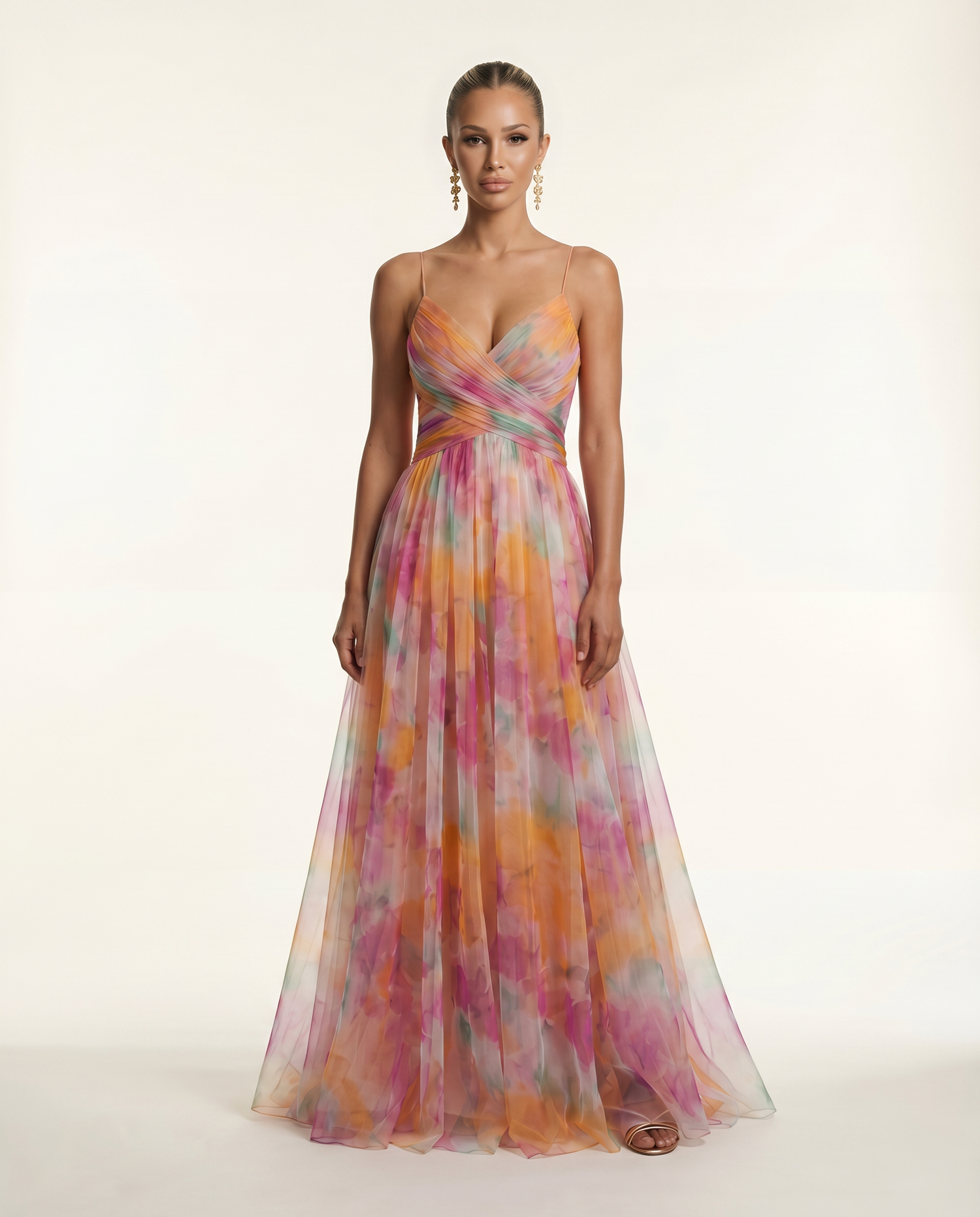 Colby • Vestido Maxi con Estampado Floral Acuarelado y Pliegues