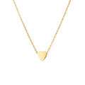 Collar dorado minimalista con colgante de corazón