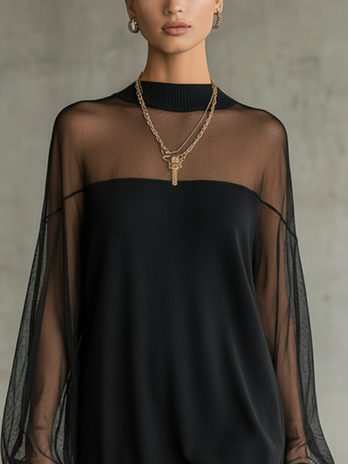 Domitille | Mini Vestido Negro, Mangas de Malla Transparente, Cuello Alto