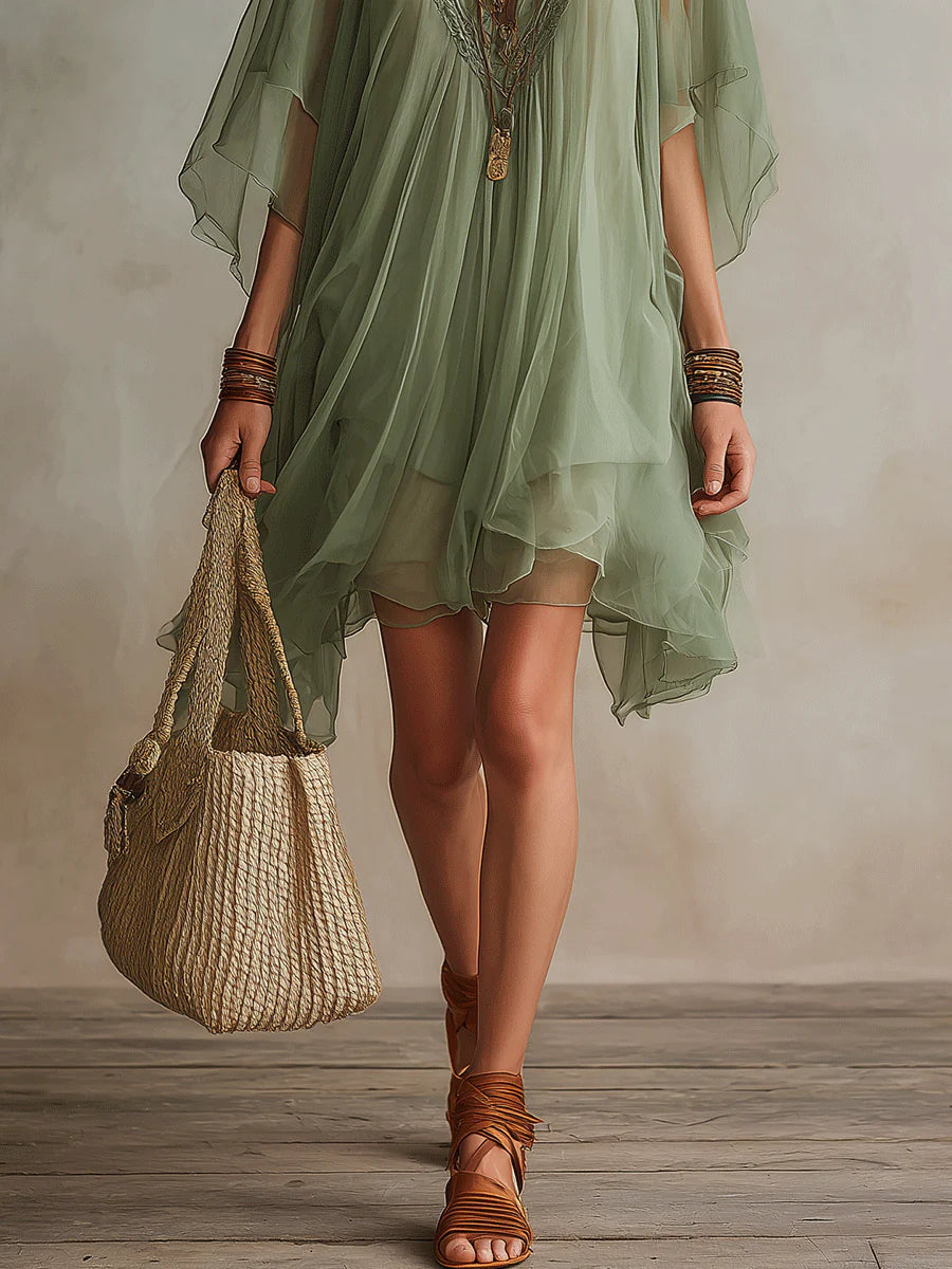 Émeraude | Mini Vestido Fluido Superpuesto, Cuello en V Verde