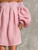 Rosabelle | Mini vestido trapecio suelto, mangas con linterna, hombros descubiertos en color rosa