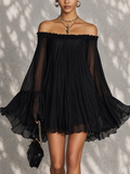 Zélie | Mini Vestido Negro, Mangas Campana y Volantes