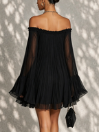Zélie | Mini Vestido Negro, Mangas Campana y Volantes