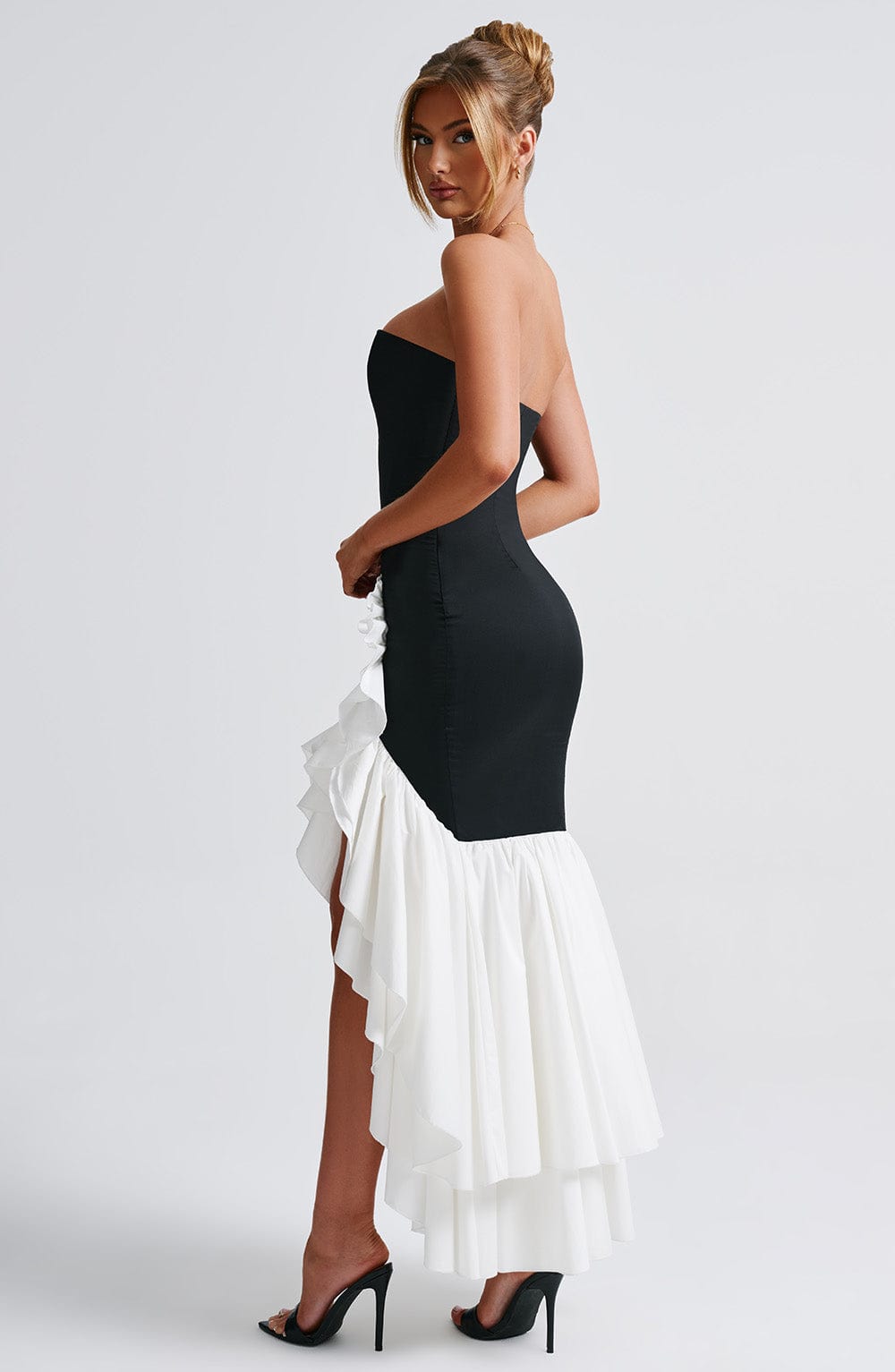 Emilia • Vestido Maxi Floral Lace Grace