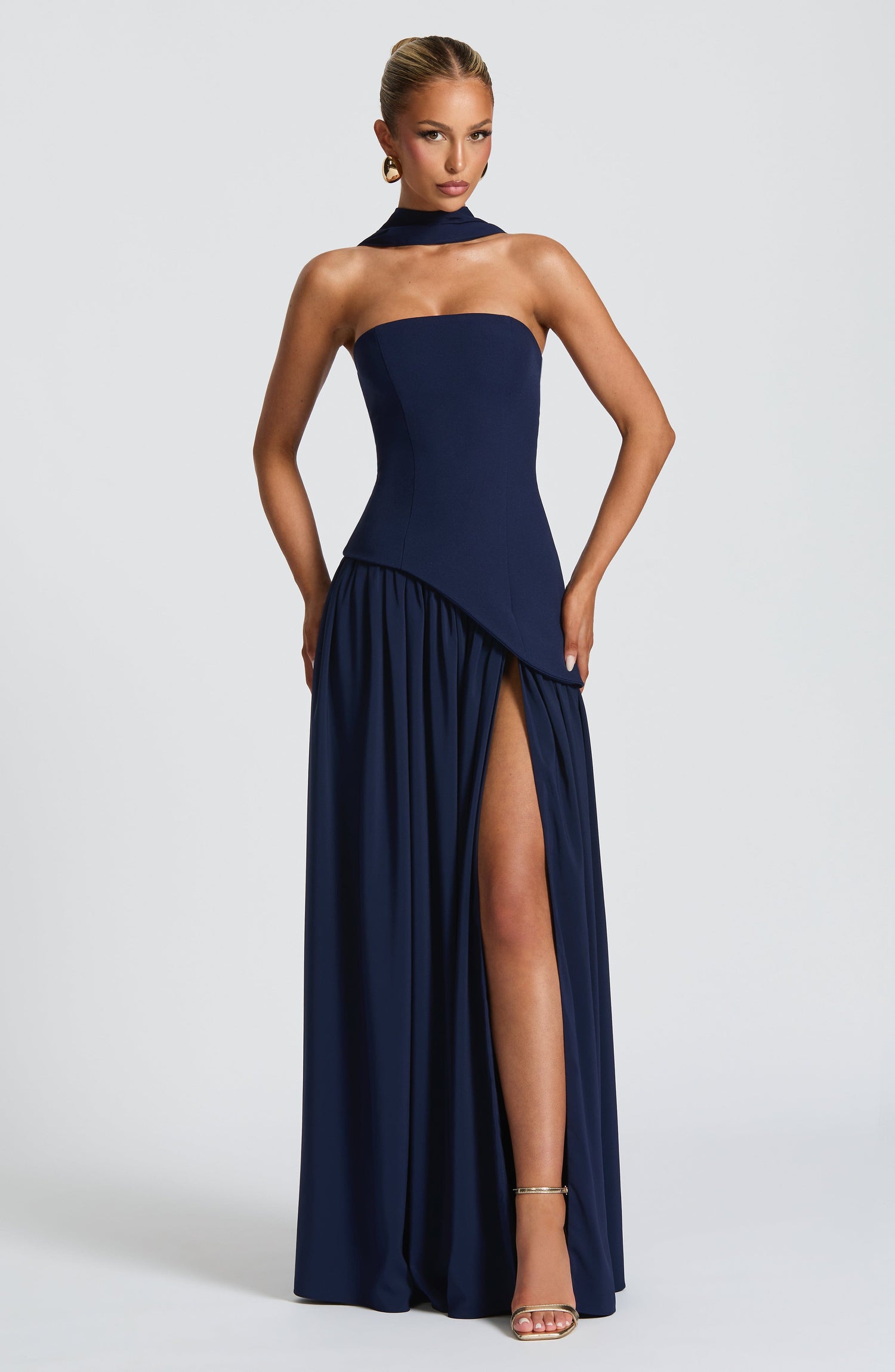 Alessia • Vestido Maxi Escote Strapless con Abertura