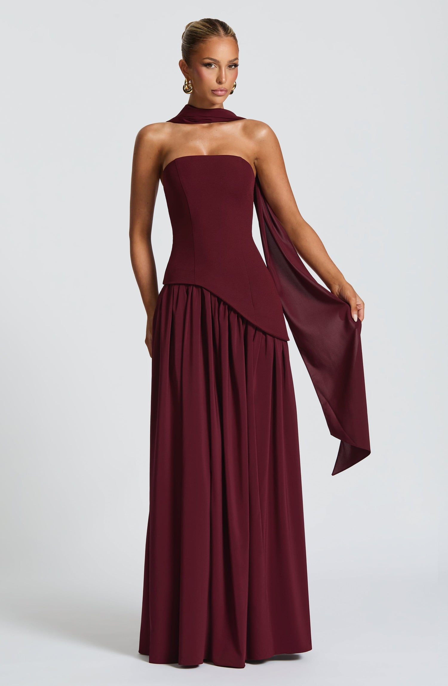 Alessia • Vestido Maxi Escote Strapless con Abertura