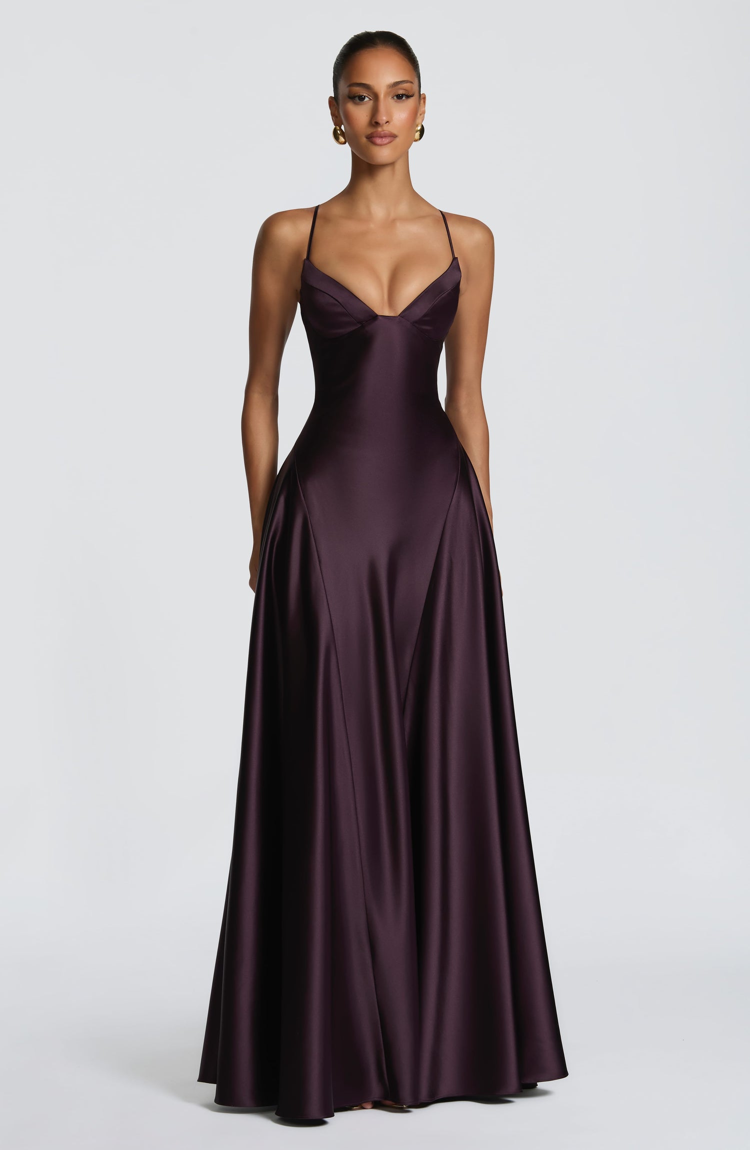 Coraina • Elegante Vestido Maxi de Satén