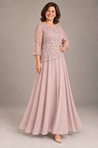 Dalia en Rosa empolvado, pose 2: vestido largo de encaje floral de Leonor Marín