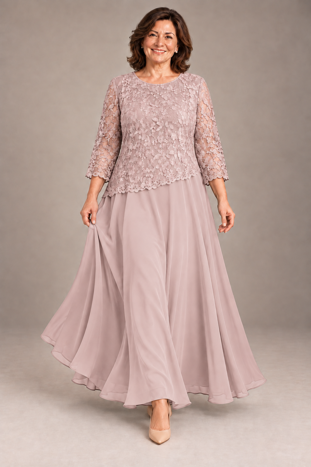 Dalia en Rosa empolvado, pose 3: vestido largo de encaje floral de Leonor Marín