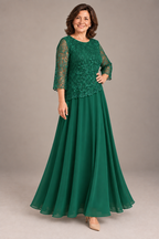 Dalia en Verde esmeralda, pose 2: vestido largo de encaje floral de Leonor Marín