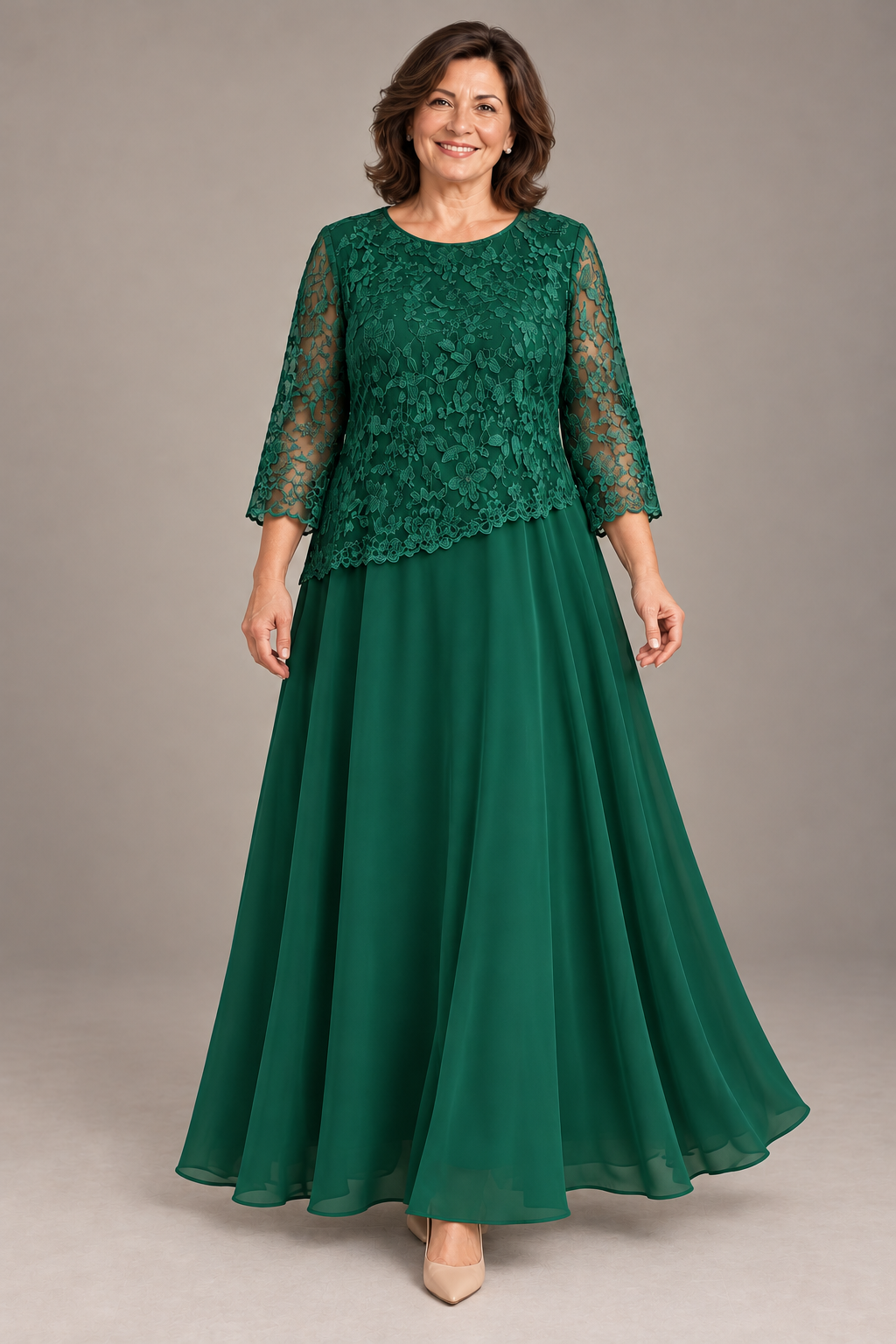 Imagen editorial de Dalia en Verde esmeralda, vestido largo de encaje floral de Leonor Marín