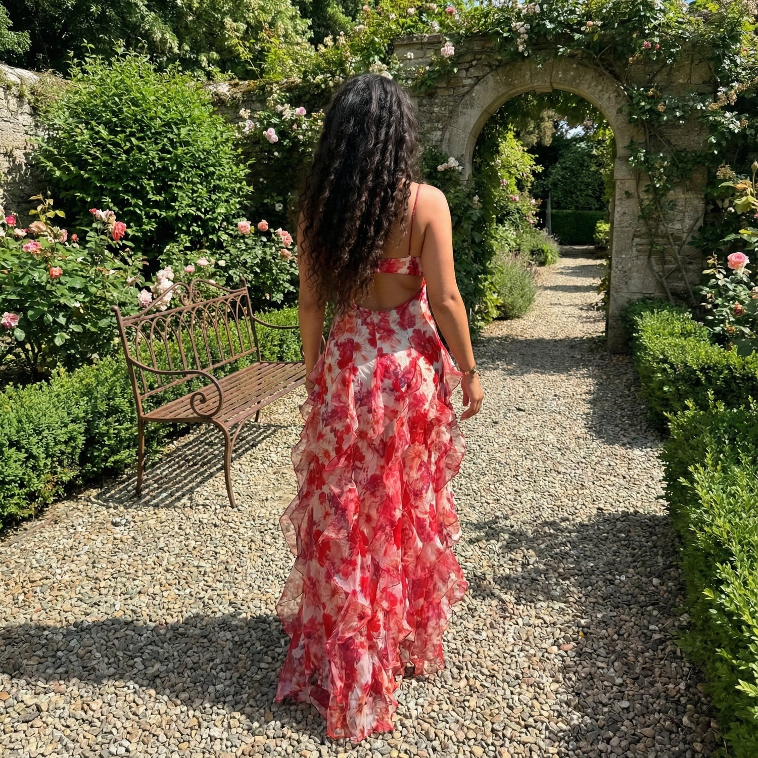 Cyranne - Vestido maxi con estampado floral y volantes
