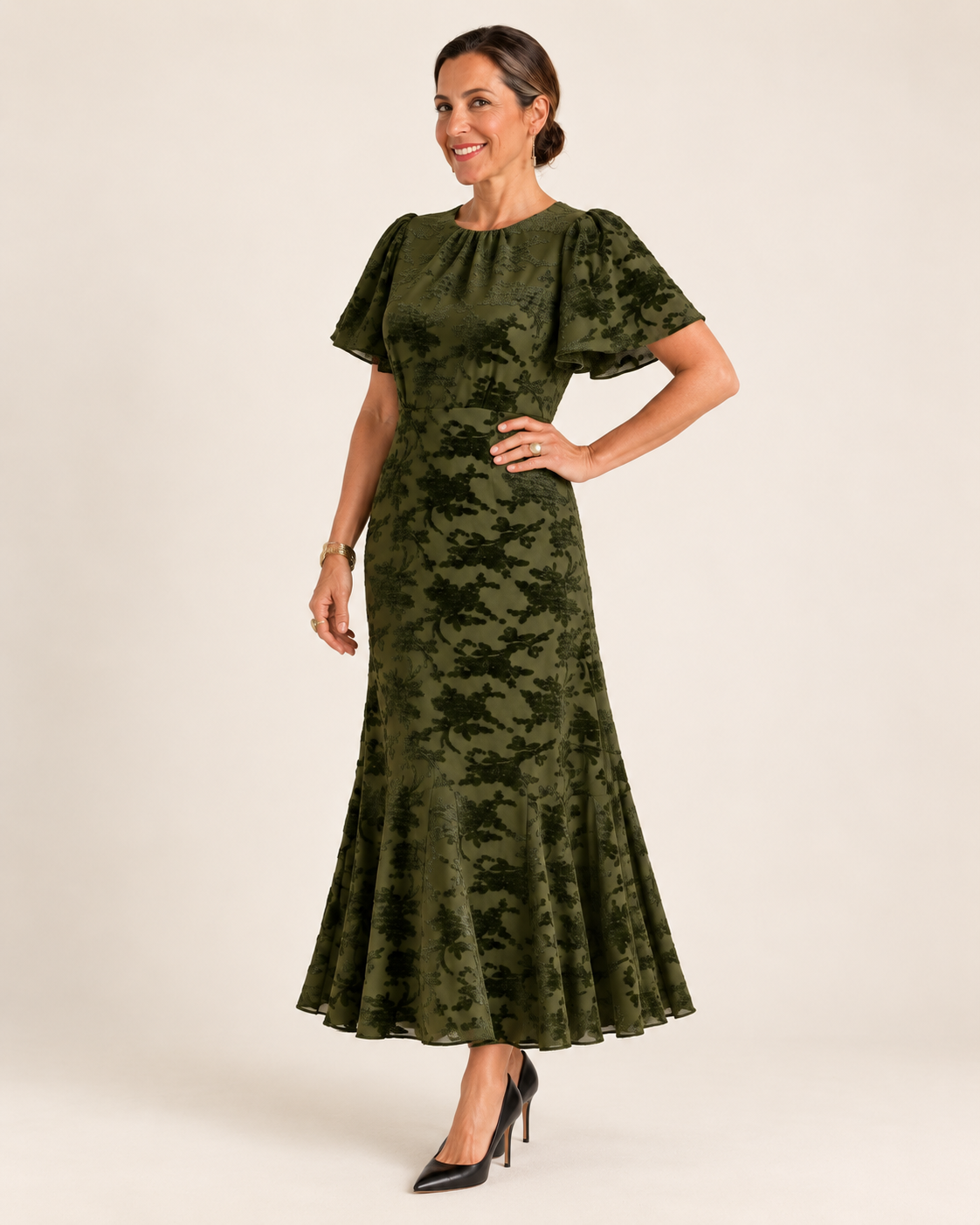 Vestido midi Elodie verde oliva, vista tres cuartos