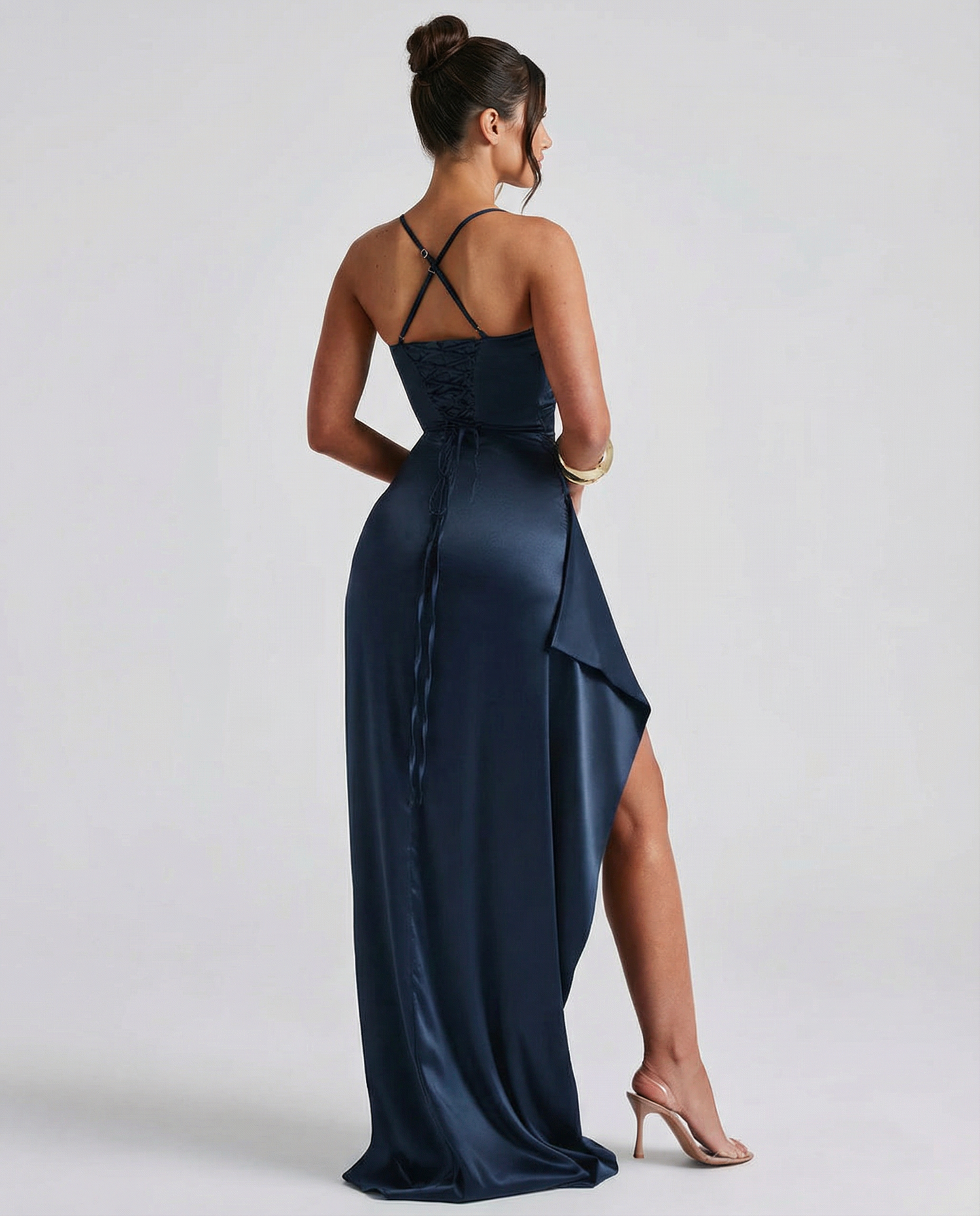 Janelle • Vestido Halter Satén