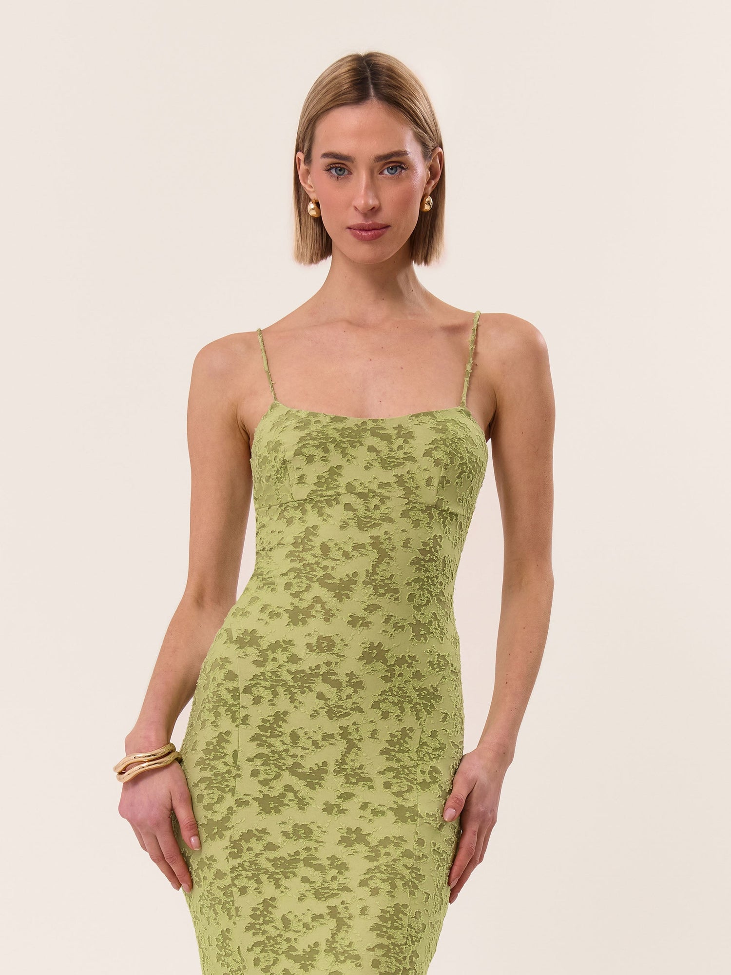 Sara • Vestido Maxi Silueta Reloj de Arena