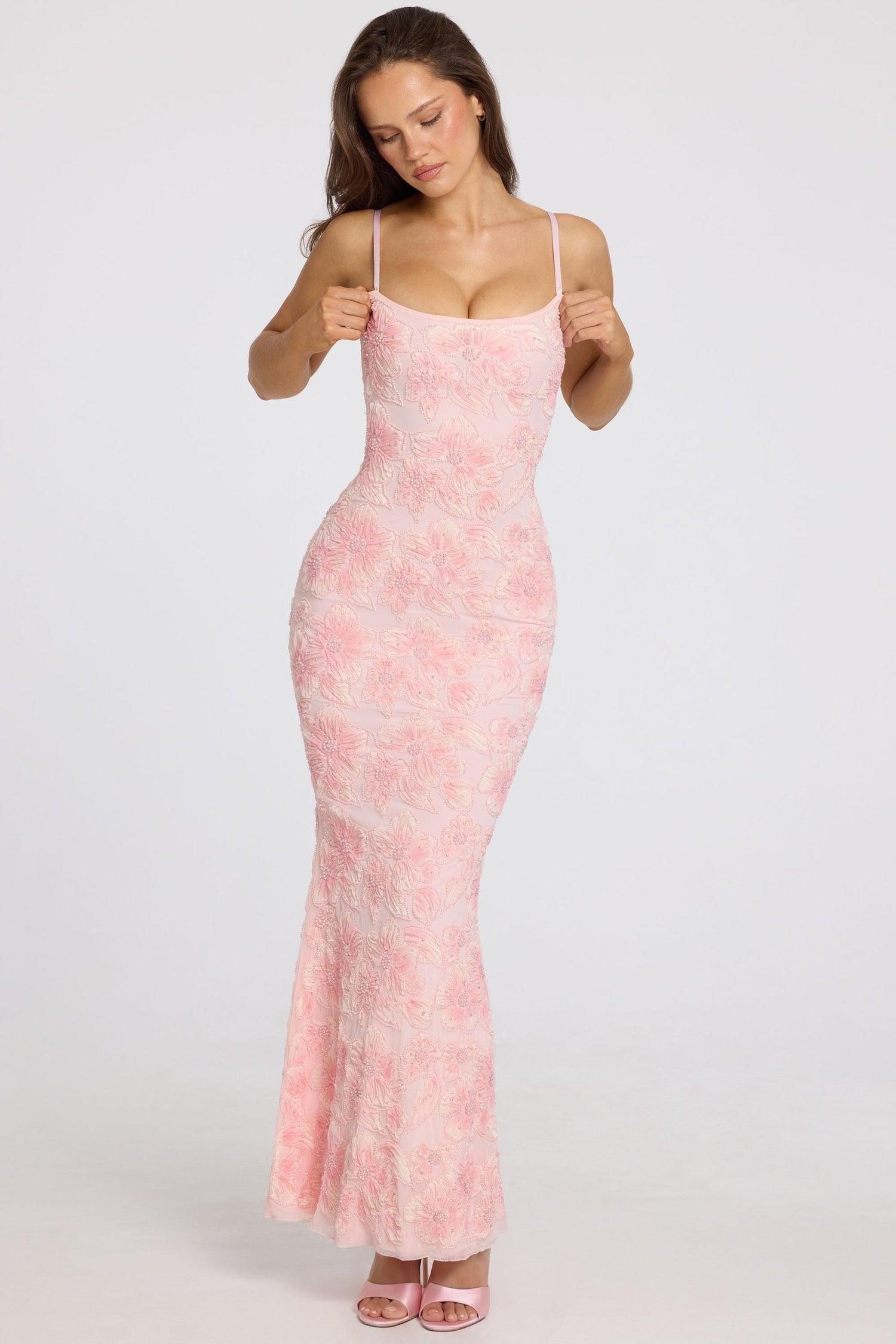Valora • Vestido Maxi de Cuello Cuadrado