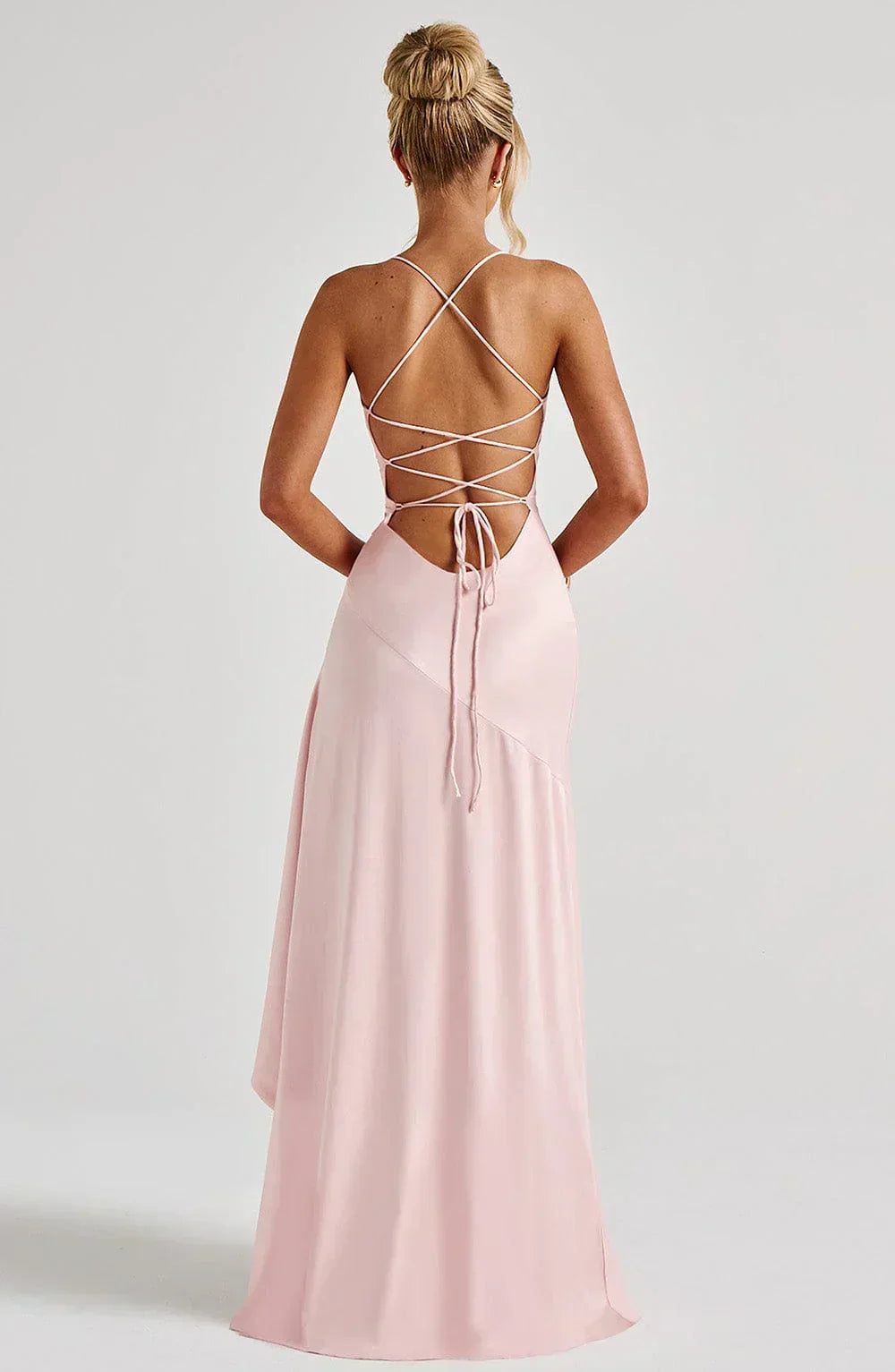 Naomi • Vestido Maxi de Satén con Espalda Atada