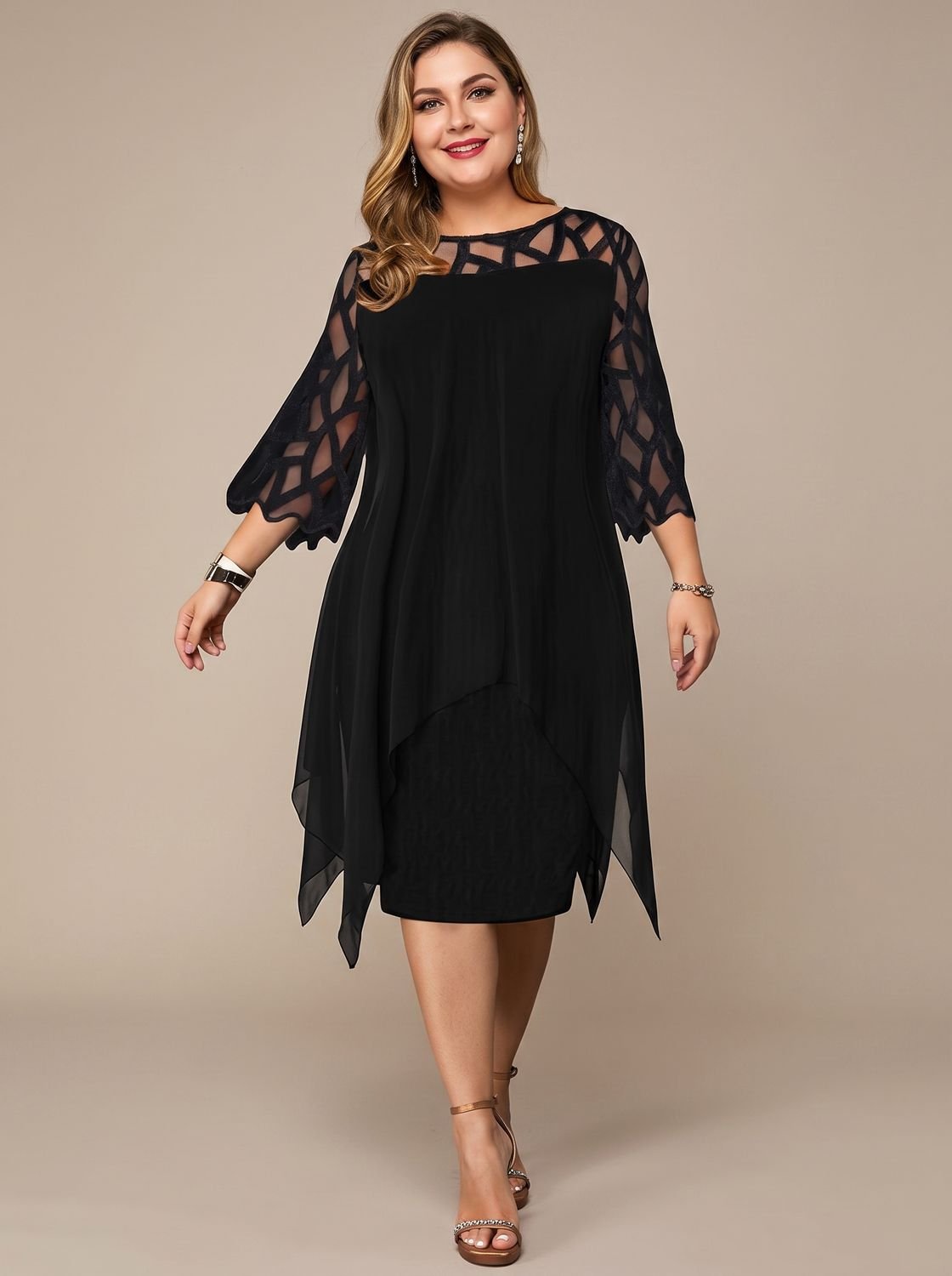 Vestido Adriana negro de gasa y encaje para tallas grandes