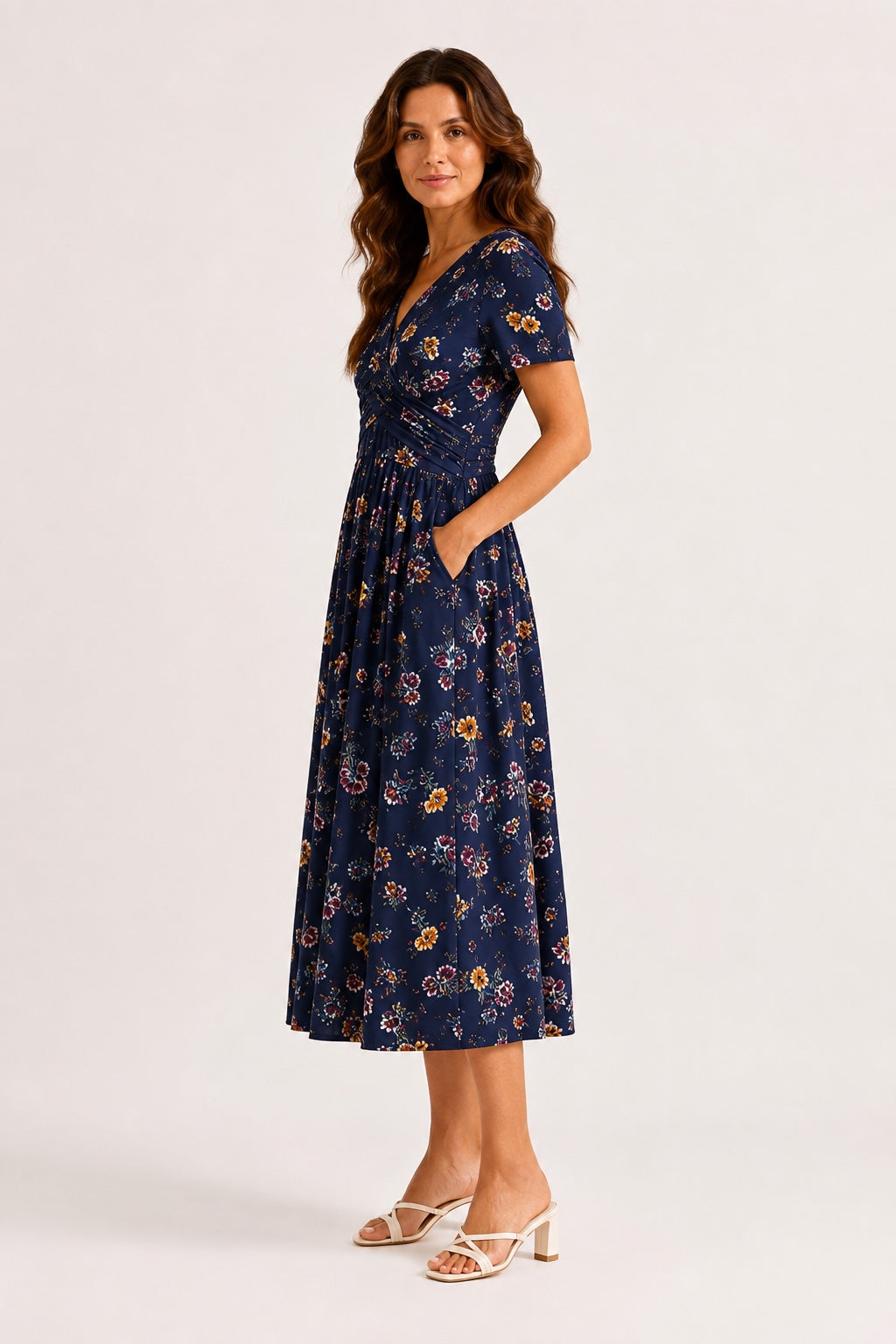 Vista lateral del vestido Azalea azul marino
