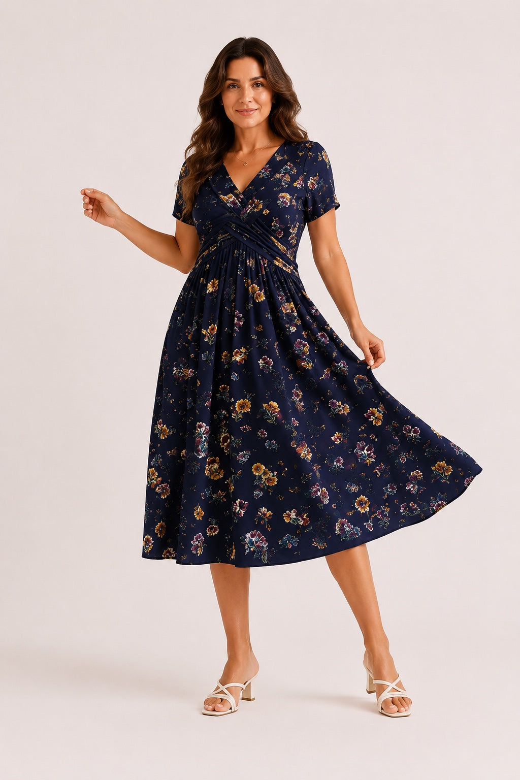 Vestido Azalea azul marino en movimiento