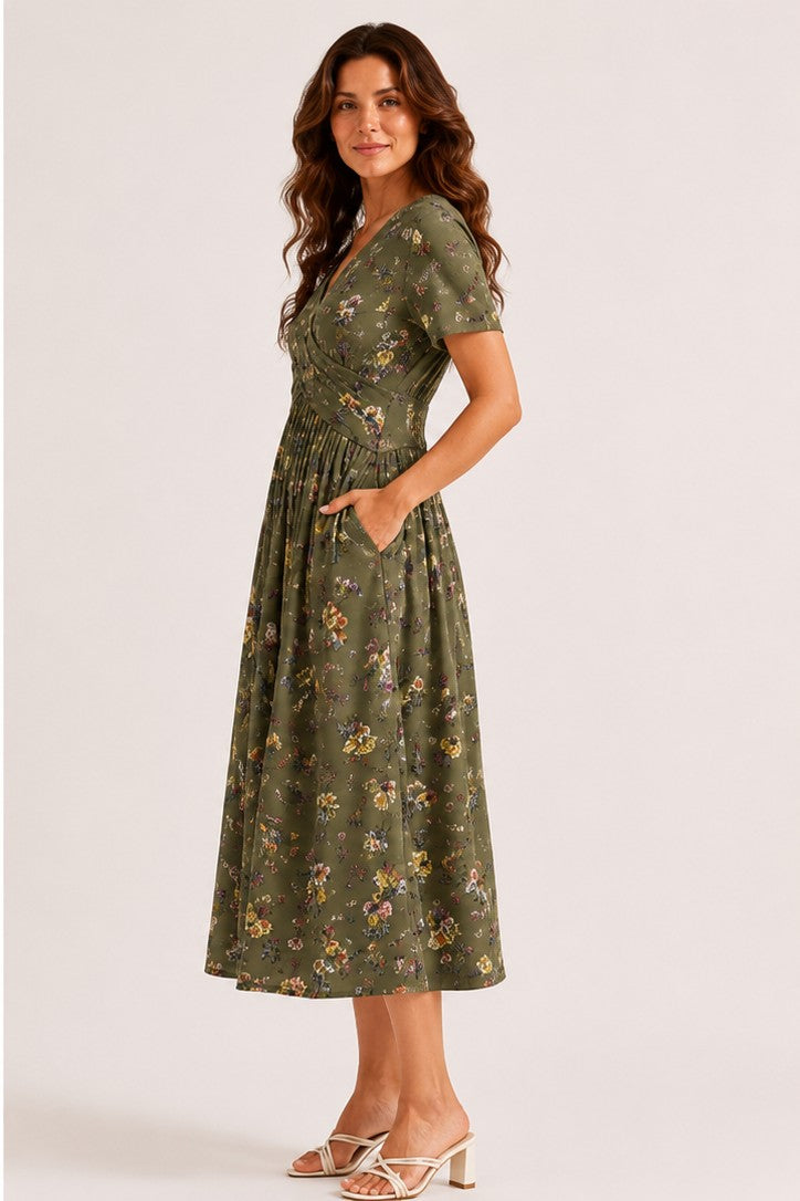 Vista lateral del vestido Azalea verde oliva